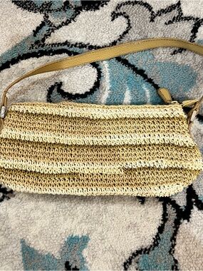 Liz Claiborne Straw Shoulder Bag in Tan and Cream